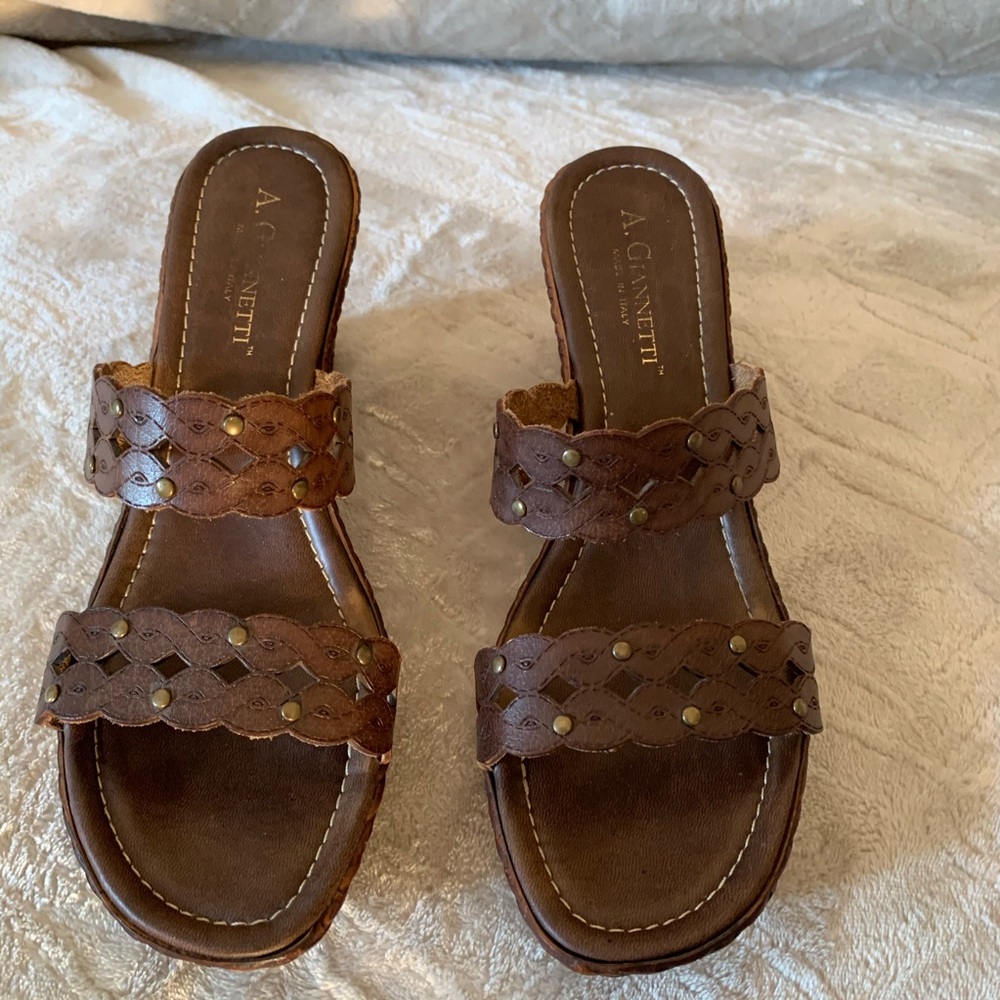 A Giannetti brown leather wedges